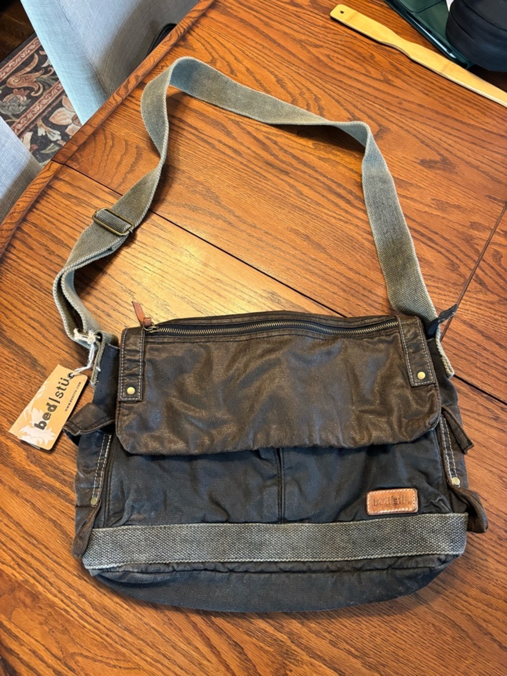 NWT Bed Stu Hawkeye black oil slick canvas messenger crossbody bag